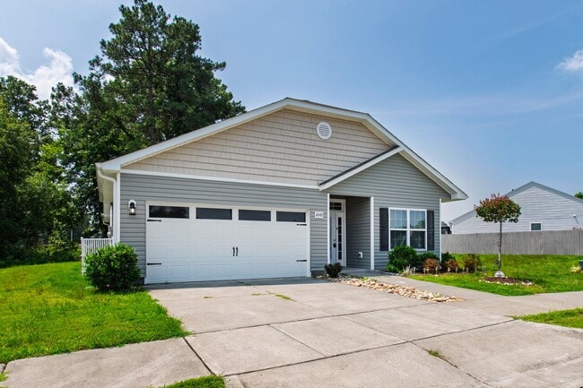 Building Photo - 4 Bedroom Ranch in Creedmoor!