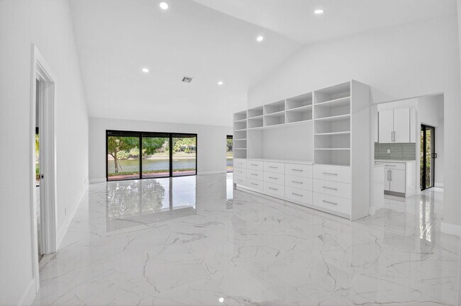 Building Photo - 6545 Las Flores Dr
