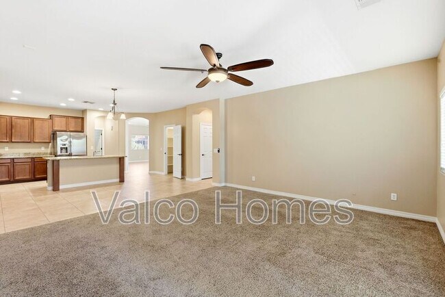 Building Photo - 2717 E Ficus Way