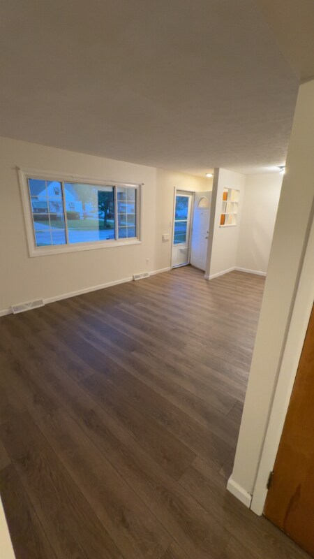 Building Photo - 4208 E 189th St