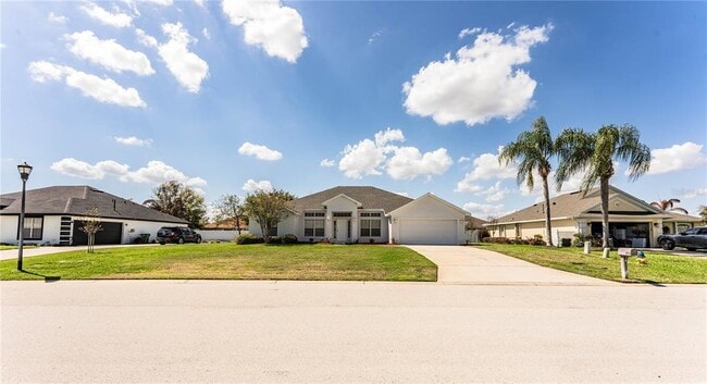 Building Photo - 233 Towhee Rd