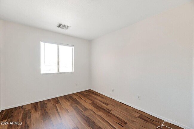 Building Photo - 13825 W Ironwood St
