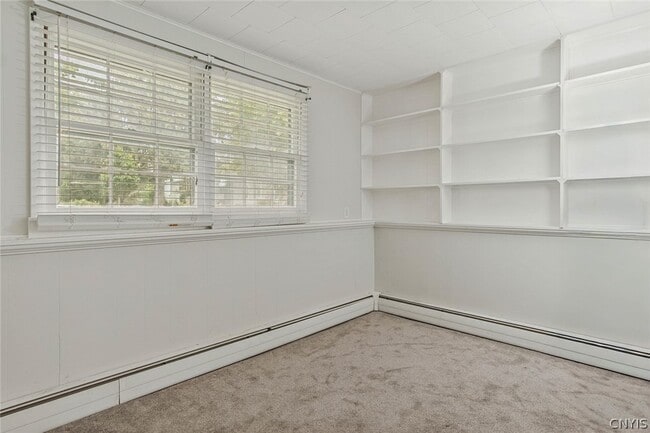 Building Photo - 147 Elm St