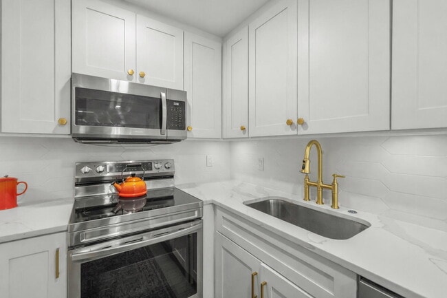 Building Photo - 4505 S Ocean Blvd