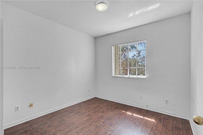 Building Photo - 2400 SW 87th Way