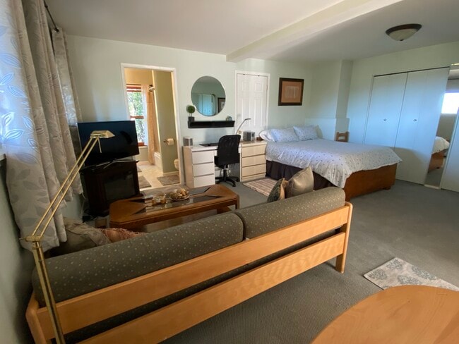 Building Photo - 819 Villa Vista St