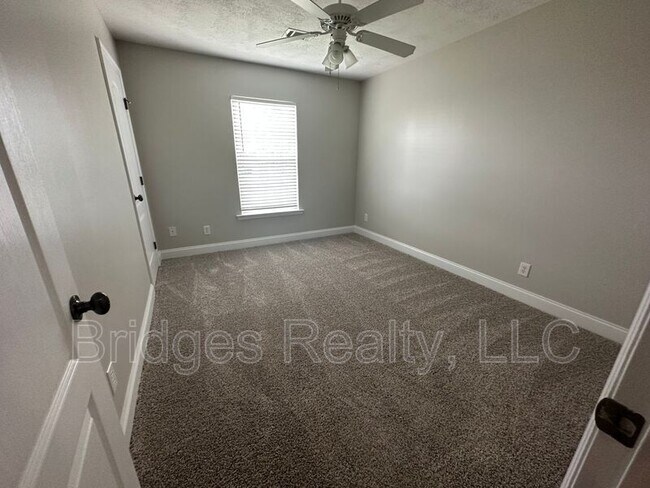 Building Photo - 900 Bryan Cir