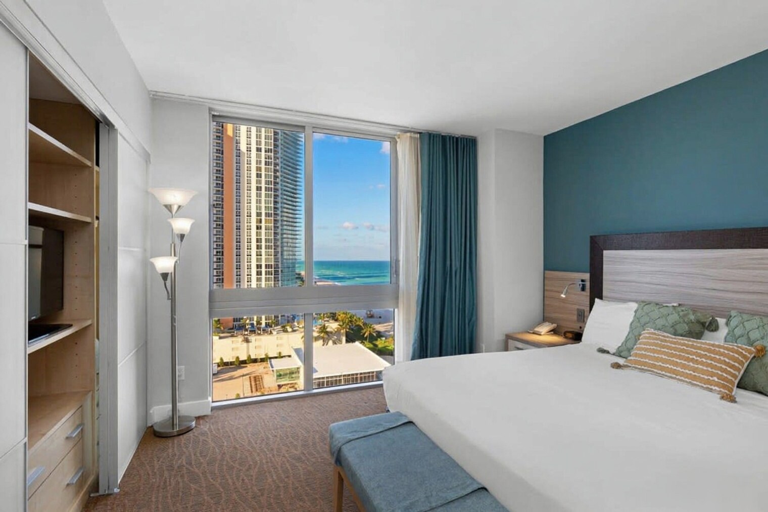 Building Photo - 18683 Collins Ave