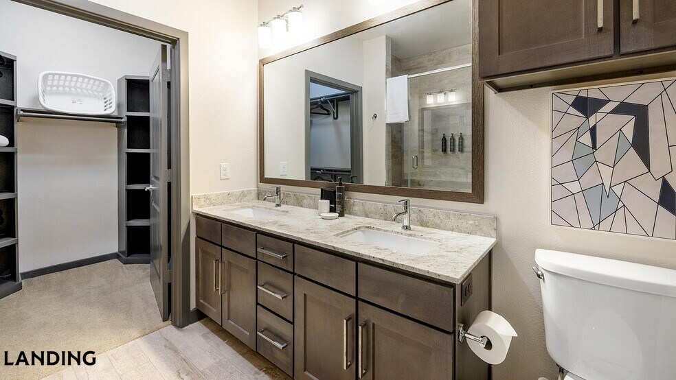 Building Photo - 3001 Crockett St