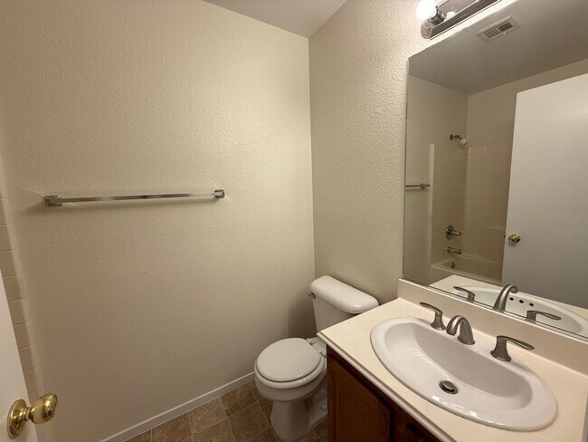 Building Photo - NEW Paint + NEW Carpet + NEW blinds + NEW ...