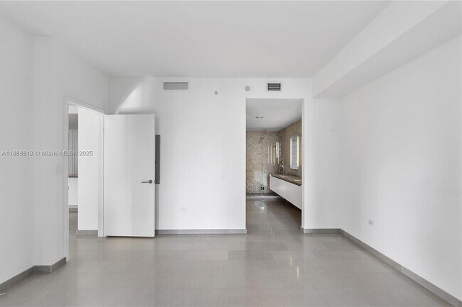 Building Photo - 88 SW 7th St