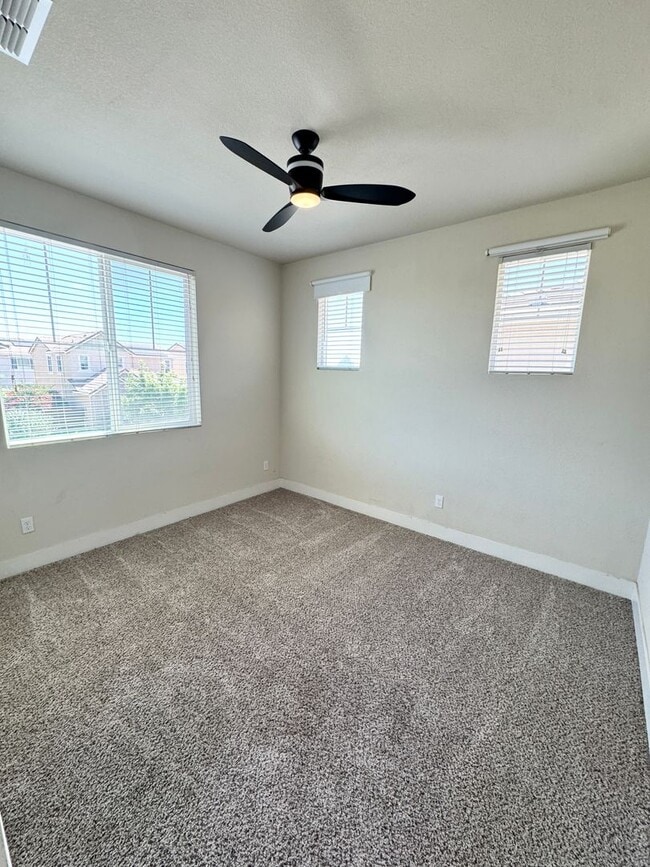 Building Photo - Resort-Style Living in Natomas Meadows | 4BD + Clubhouse & Pools SEE VIDEO