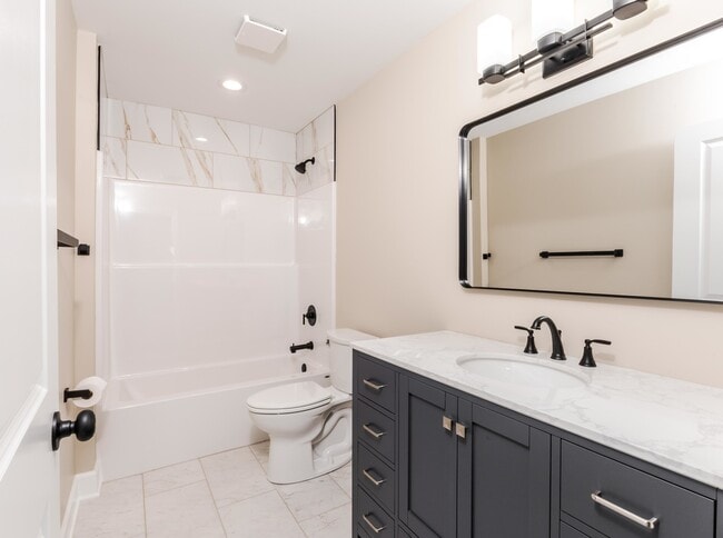 Building Photo - 516 Carriage Ct