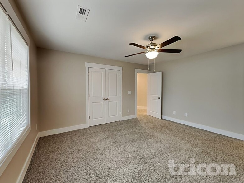 Building Photo - 417 Brookfield Dr