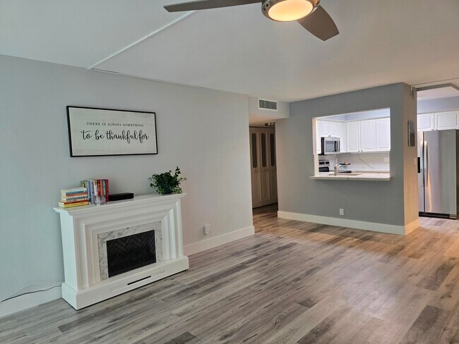 Building Photo - 1301 River Reach Dr