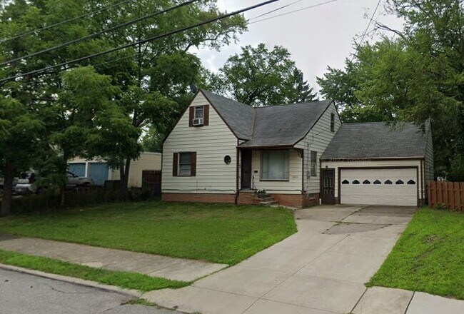 Building Photo - 15504 Raymond St