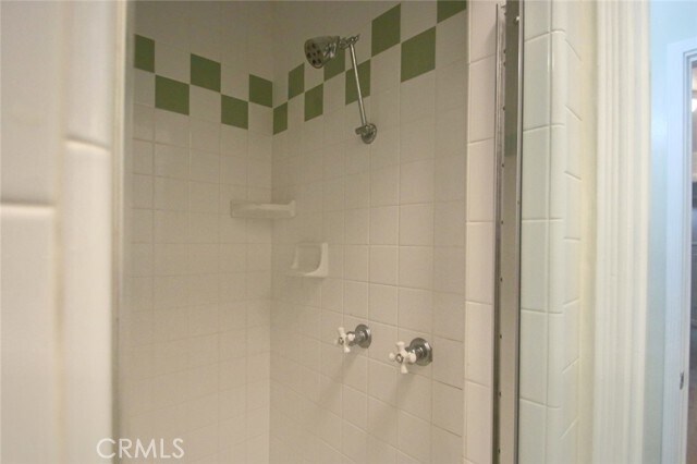 Building Photo - 126 8th St