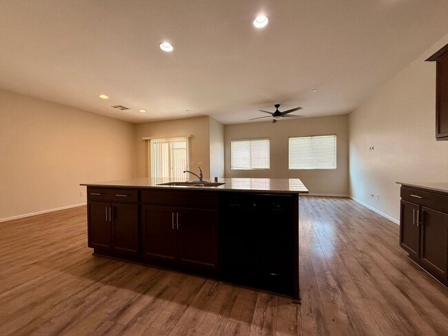 Building Photo - 3 BED 2.5 BATH 2 CAR GARAGE HOME w/ LOFT &...