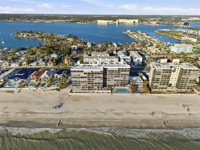 Building Photo - 15462 Gulf Blvd