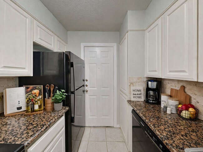 Building Photo - Newly Renovated Single Family Home | 3 BR/1.5BA | 2-Car Covered Parking | Covered Patio