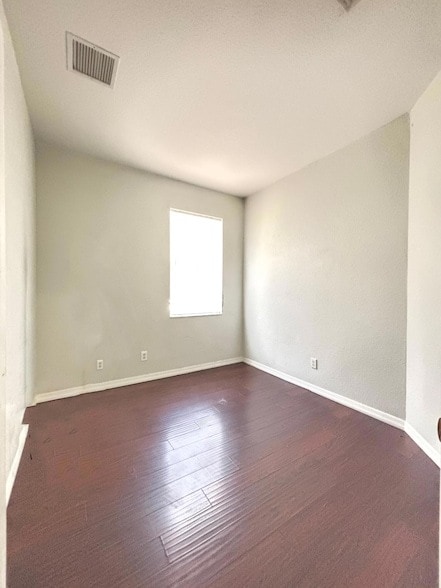 Building Photo - 3080 Grandiflora Dr