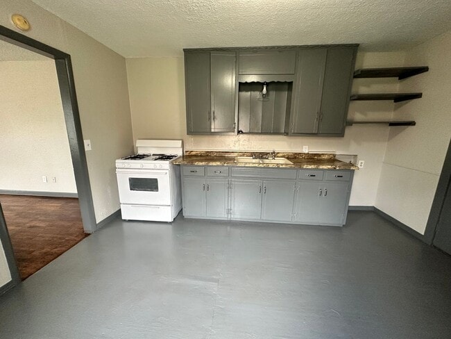 Building Photo - Updated 2 Bed 1 Bath in Blanchard!