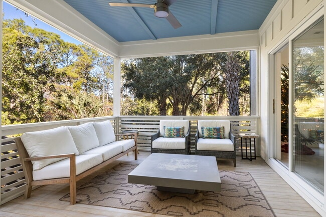 Building Photo - 508 E Huron Ave