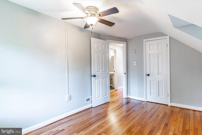 Building Photo - 2759 W George Mason Rd