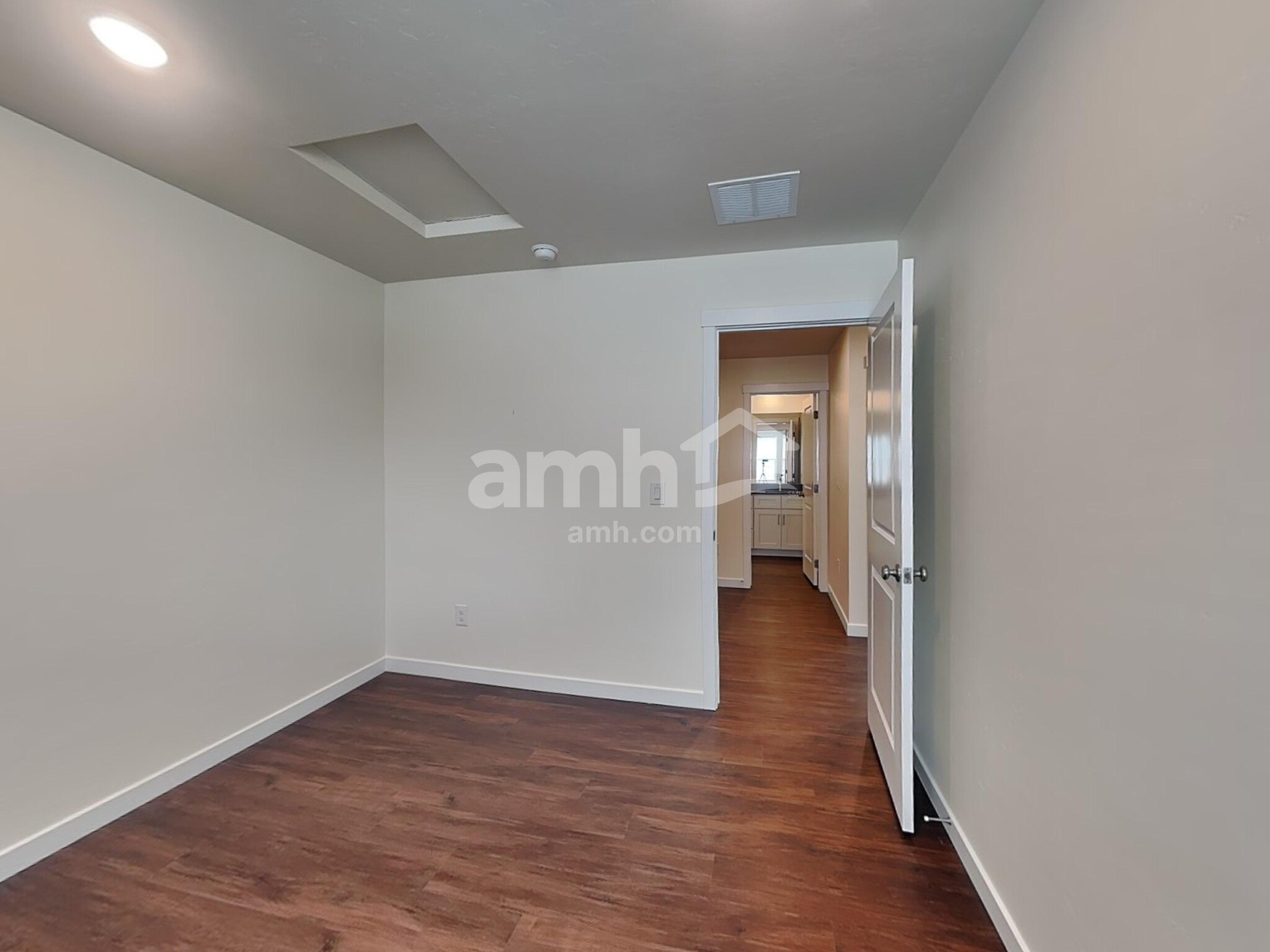 Building Photo - 1480 N Garnet Creek Ave