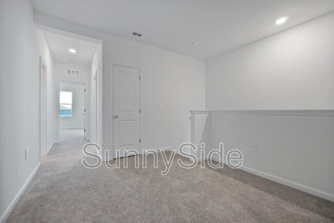 Building Photo - 2939 Maloof Dr