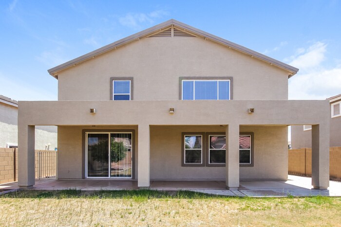 Building Photo - 15066 W Bloomfield Rd
