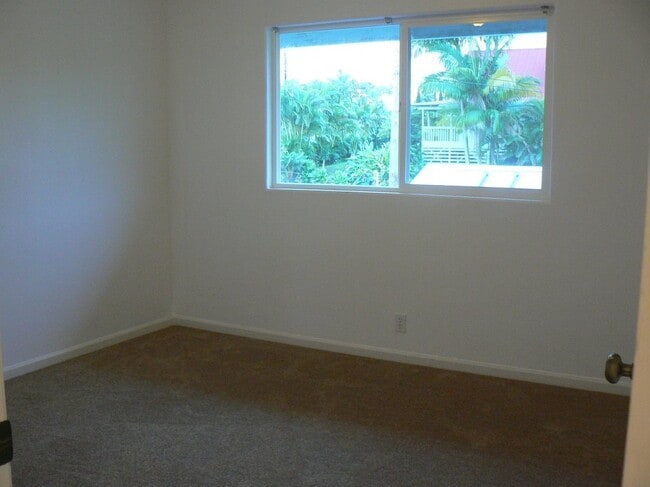 Building Photo - 95 Malia St