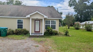 Building Photo - Spacious 2-Bedroom 2-Bathroom Duplex Apart...