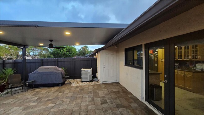 Building Photo - 4737 SW 135th Pl