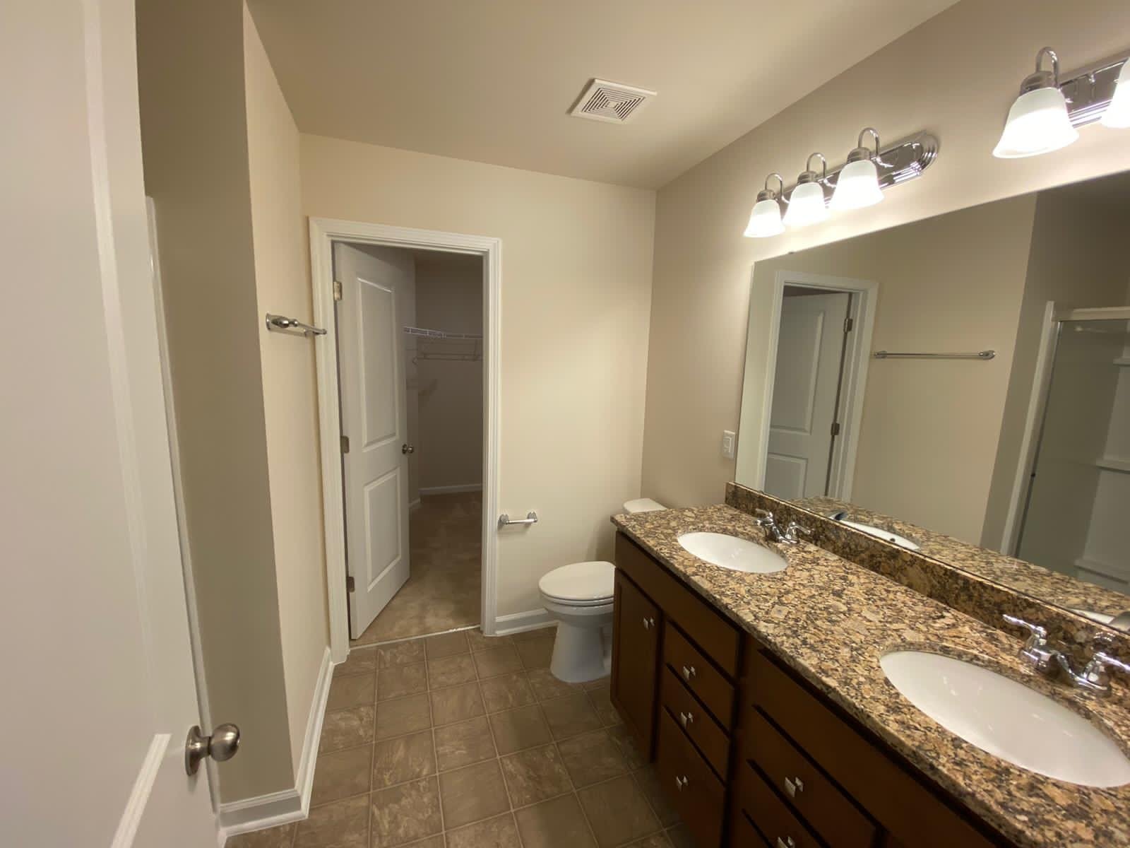 Building Photo - 317 White Oak Ridge Dr