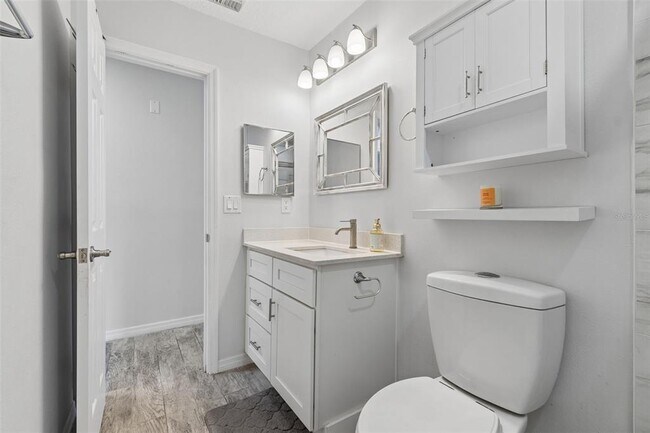 Building Photo - 5440 Leahy Ln