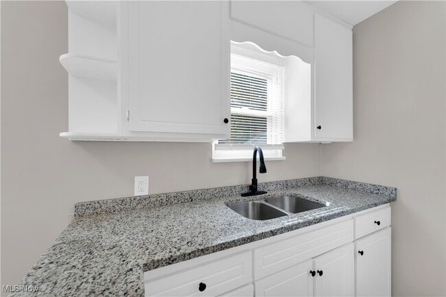 Building Photo - 25730 Shoreview Ave