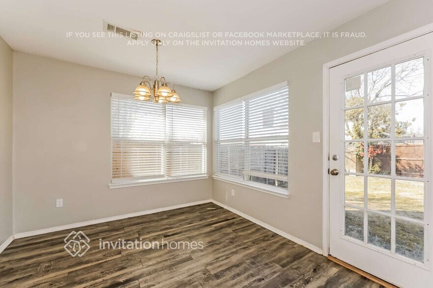 Building Photo - 621 Aqua Dr