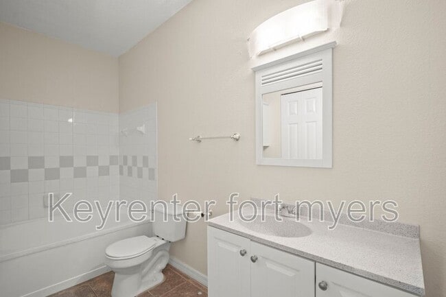 Building Photo - 11511 Villa Grand