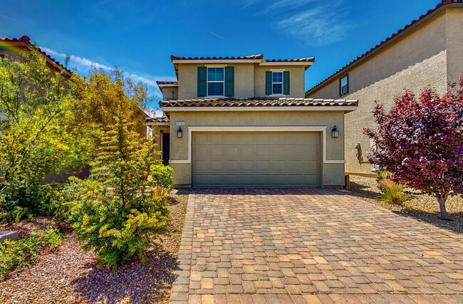 Building Photo - HOLIDAY SPECIAL! SIGN YOUR LEASE BY 12.31.25 AND RECEIVE THE FIRST 2 WEEKS RENT FREE!!  Beautiful...