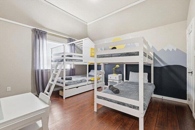 Building Photo - 4843 Golfside Dr