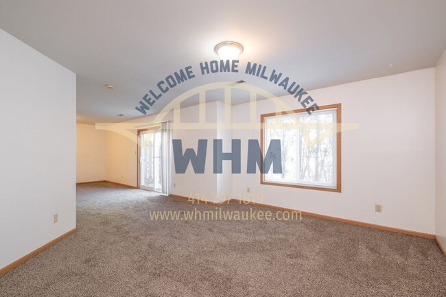 Building Photo - 18910 Hi View Dr