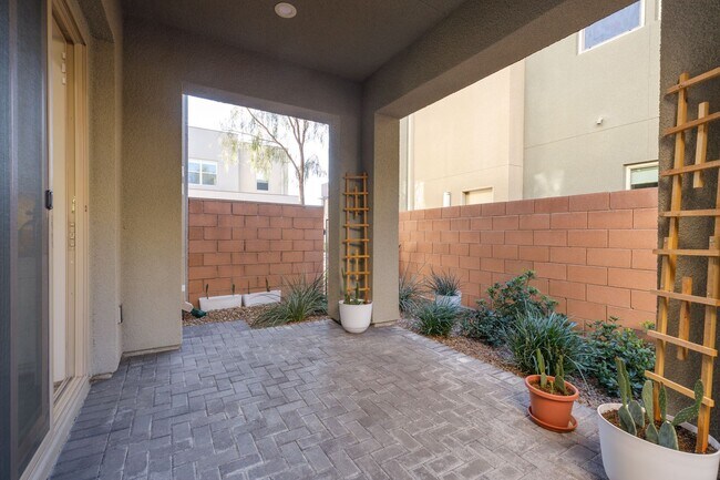 Building Photo - Luxury Summerlin/Affinity townhome