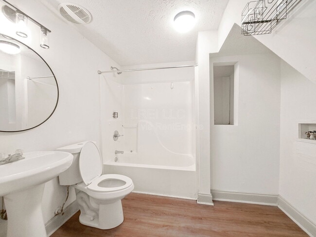 Building Photo - 2508 W Main St