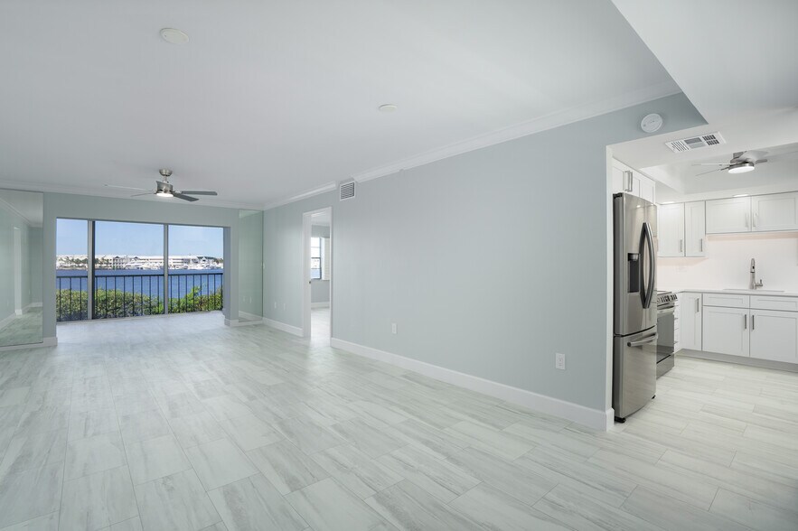 Building Photo - 1120 Little Neck Ct