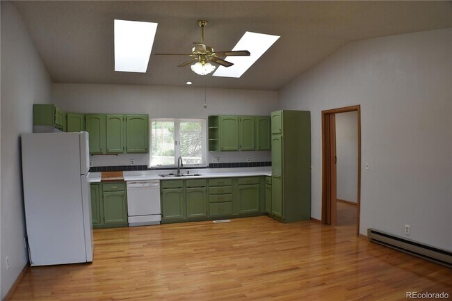 Building Photo - 1014 Elfin Glen Dr