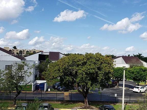 Building Photo - 9355 Fontainebleau Blvd
