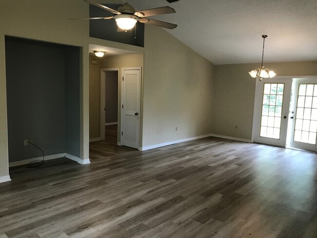 Primary Photo - Beautiful 3 Bedroom 2 Bathroom House