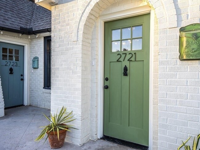 Building Photo - 2721 NW 19th St