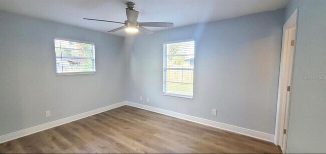 Building Photo - 2205 Calexico Way S
